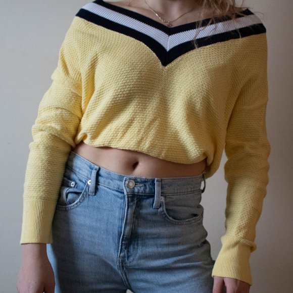 Yellow Sweater - Picture 5 of 5